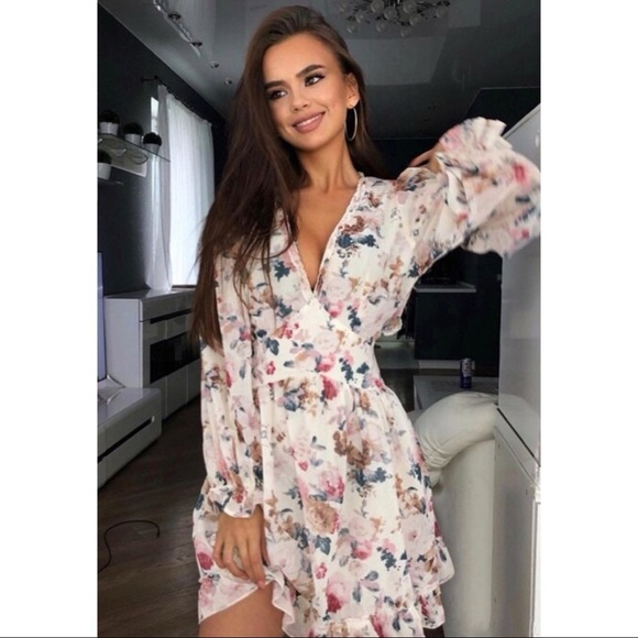 Floral ruffle trim mini dress - Picture 4 of 10